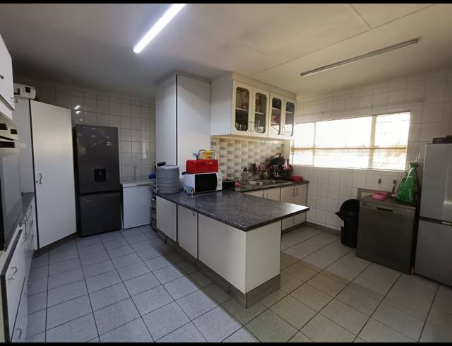 3 BEDROOM HOUSE FOR SALE IN VANDERBIJLPARK SE 4